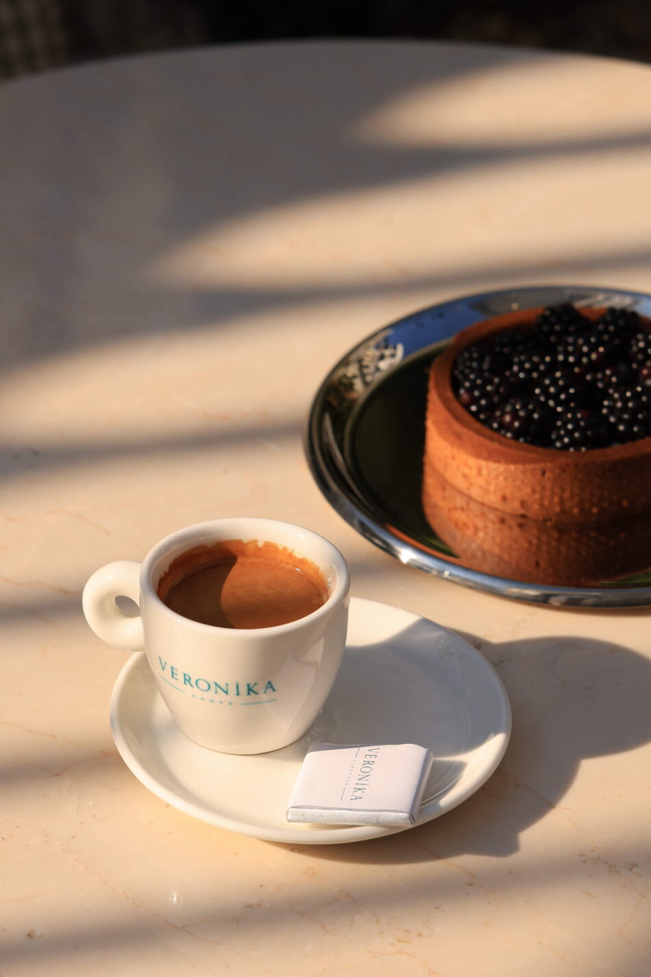 Türk Kahvesi & Yaban Mersinli Turta İstanbul