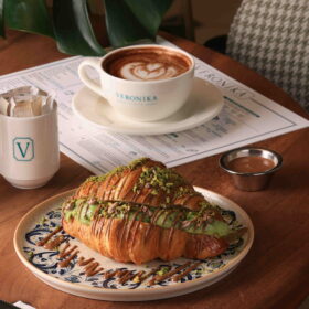 Veronika Antep Fıstıklı Kruvasan